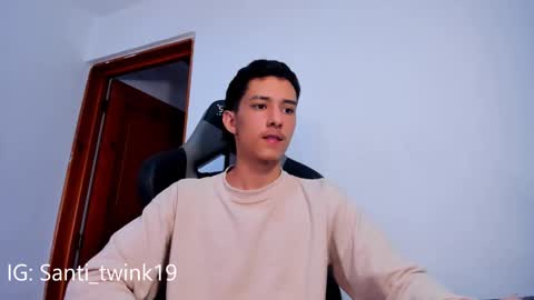 Snapshot of santi_twink19 chatting on 02.16.25 santi_twink19 online show from 02.16.25