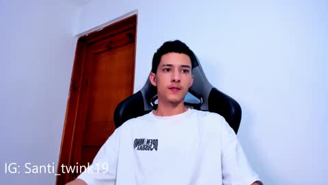 Snapshot of santi_twink19 chatting on 02.21.25 santi_twink19 online show from 02.21.25