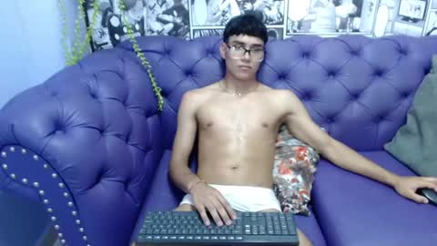 Snapshot of santiago_johnson_ chatting on 03.06.25 santiago_johnson_ online show from 03.06.25