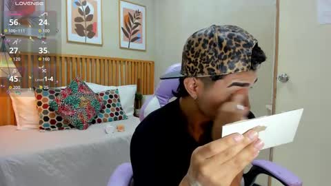 Snapshot of santiago_johnson_ chatting on 09.12.25 santiago_johnson_ online show from 09.12.25