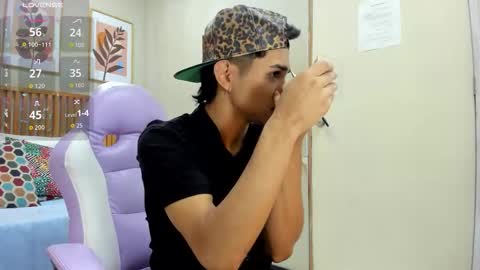 Snapshot of santiago_johnson_ chatting on 09.15.25 santiago_johnson_ online show from 09.15.25