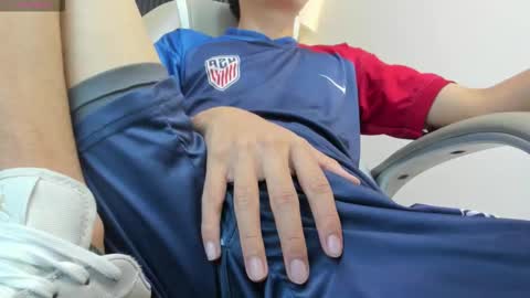 santiago_russo18 online show from 11.05.25