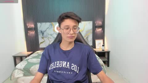 santiago_russo18 online show from 02.23.26