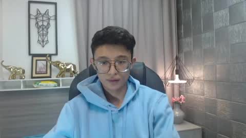 santiago_russo18 online show from 04.18.26