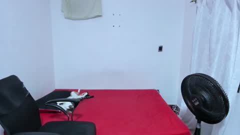 Julius Novachrono  online show from 02.02.25