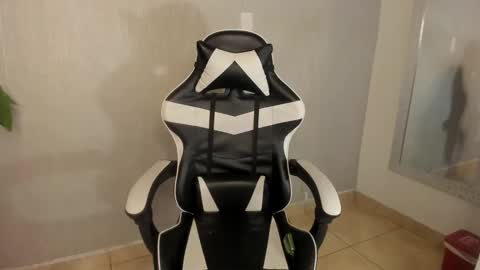 Julius Novachrono  online show from 10.06.25