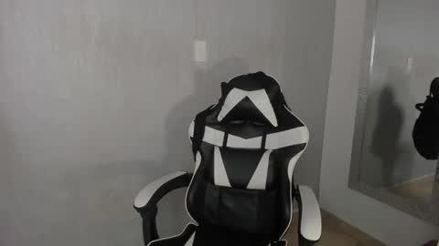 Julius Novachrono  online show from 10.10.25