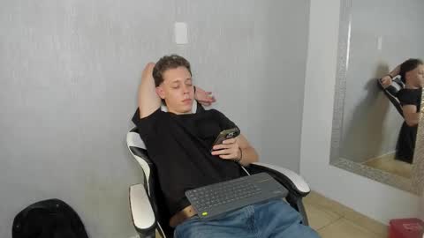 Julius Novachrono  online show from 11.07.25