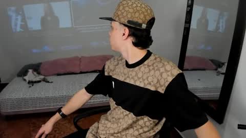 Julius Novachrono  online show from 02.25.26