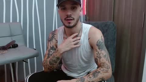 Snapshot of santti_torres chatting on 02.26.26 Santy Torres online show from 02.26.26