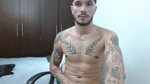 Snapshot of santti_torres chatting on 05.20.26 Santy Torres online show from 05.20.26