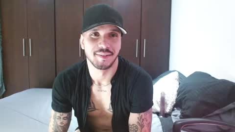 Snapshot of santti_torres chatting on 05.29.26 Santy Torres online show from 05.29.26
