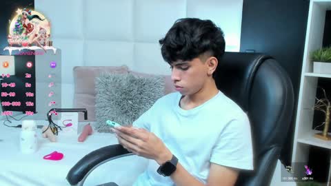 Snapshot of santy_carrington chatting on 12.27.24 Santiago Carrington online show from 12.27.24