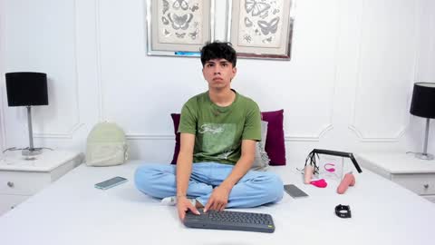 Snapshot of santy_carrington chatting on 01.03.25 Santiago Carrington online show from 01.03.25