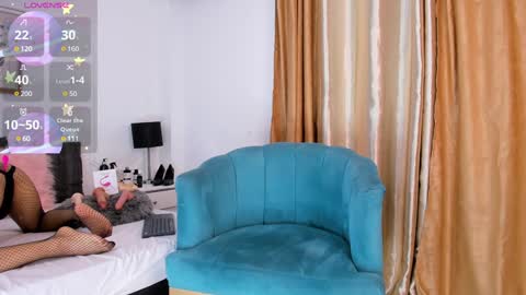 Snapshot of santy_carrington chatting on 02.04.25 Santiago Carrington online show from 02.04.25