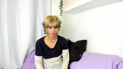 Snapshot of santy_kitty chatting on 12.07.24 kitty online show from 12.07.24