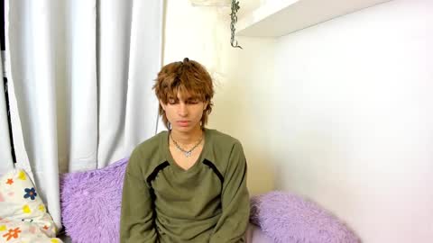 Snapshot of santy_kitty chatting on 02.18.25 kitty online show from 02.18.25