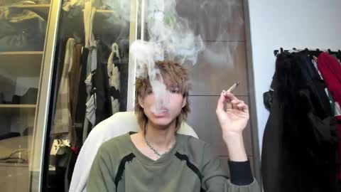 Snapshot of santy_kitty chatting on 02.19.25 kitty online show from 02.19.25