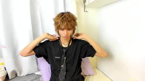 Snapshot of santy_kitty chatting on 02.23.25 kitty online show from 02.23.25