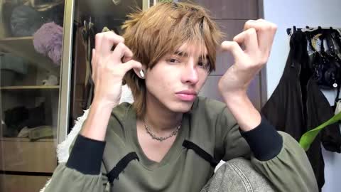 Snapshot of santy_kitty chatting on 03.12.25 kitty online show from 03.12.25