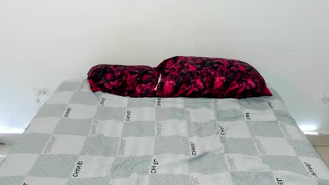 santy_of1 online show from 04.27.26