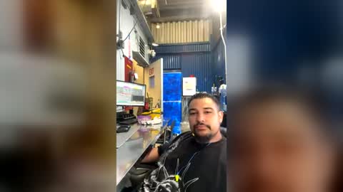 Snapshot of santyballz chatting on 06.18.26 santyballz online show from 06.18.26