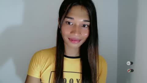 Snapshot of sanya_morenaxx chatting on 04.02.26 sanya_morenaxx online show from 04.02.26