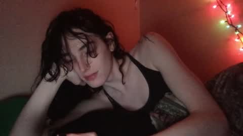 Snapshot of sapphicvoid chatting on 12.14.25 Jade online show from 12.14.25