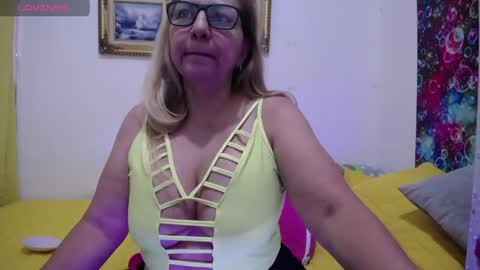 Snapshot of sara211 chatting on 05.24.26 sara online show from 05.24.26