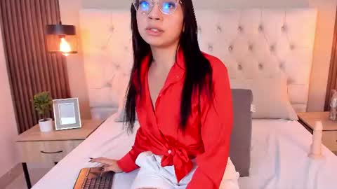 SARA CASTILLO online show from 07.24.26