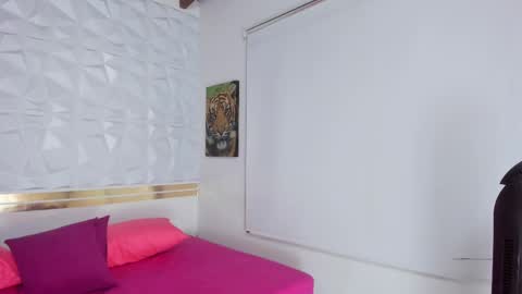 Snapshot of sara_collinnss chatting on 12.12.24 Sara Collins online show from 12.12.24