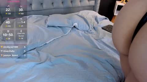 YENIFER  online show from 02.11.25