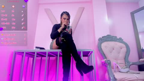 Sara HooT  online show from 01.04.25