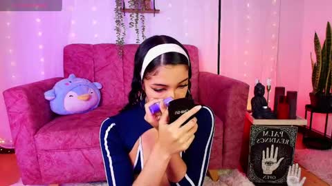 Sara Jhonson  online show from 05.26.26