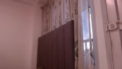 sara_johnson__ online show from 04.18.26