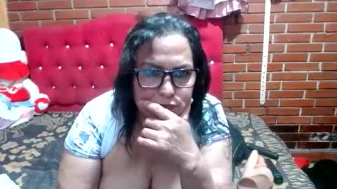 Snapshot of sara_love43 chatting on 05.31.26 Sara love online show from 05.31.26