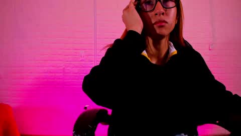 Sara Love online show from 05.19.26
