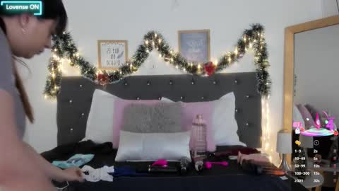 Sara  online show from 12.18.25