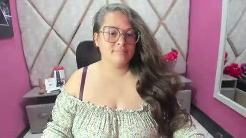 sara_thonson_ online show from 04.11.26