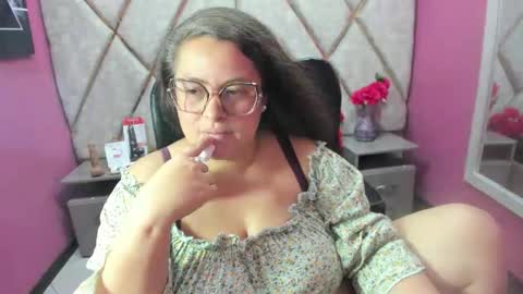 sara_thonson_ online show from 04.11.26