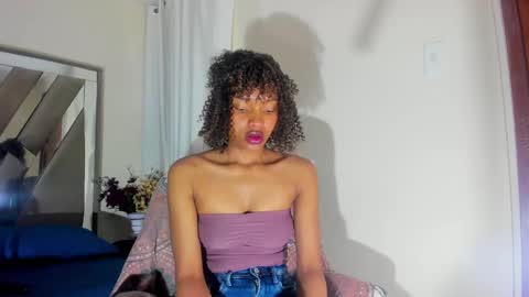 Snapshot of sara_williams01 chatting on 02.11.25 SARA 730 A 200 PM online show from 02.11.25