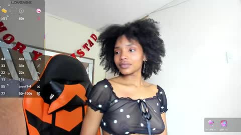 Snapshot of sara_williams01 chatting on 09.09.25 SARA 730 A 200 PM online show from 09.09.25