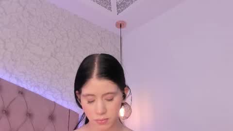 Snapshot of saraa_joness_ chatting on 06.27.26 Sara online show from 06.27.26