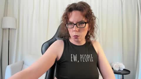 Sara Desire online show from 03.04.26