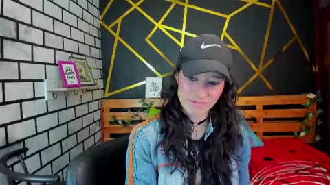 Snapshot of sarah_clarc chatting on 07.25.26 Sarah online show from 07.25.26