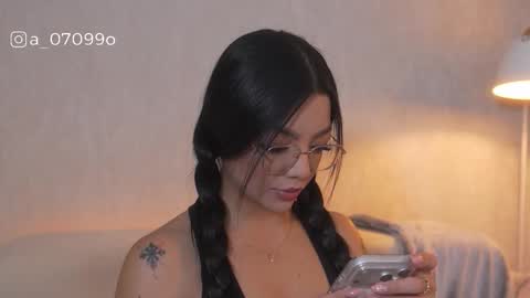 Snapshot of sarah_hiill chatting on 02.04.26 online show from 02.04.26