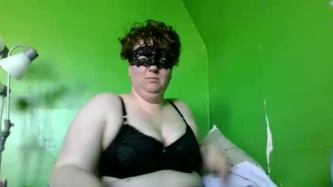 Snapshot of sarah_the_muse chatting on 04.09.26 Sarah online show from 04.09.26