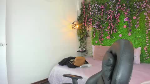 Sarah Deyvis online show from 02.19.26