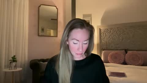 Snapshot of sarahgiroux86 chatting on 06.03.26 Sarah online show from 06.03.26