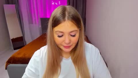 Sarah online show from 11.11.25